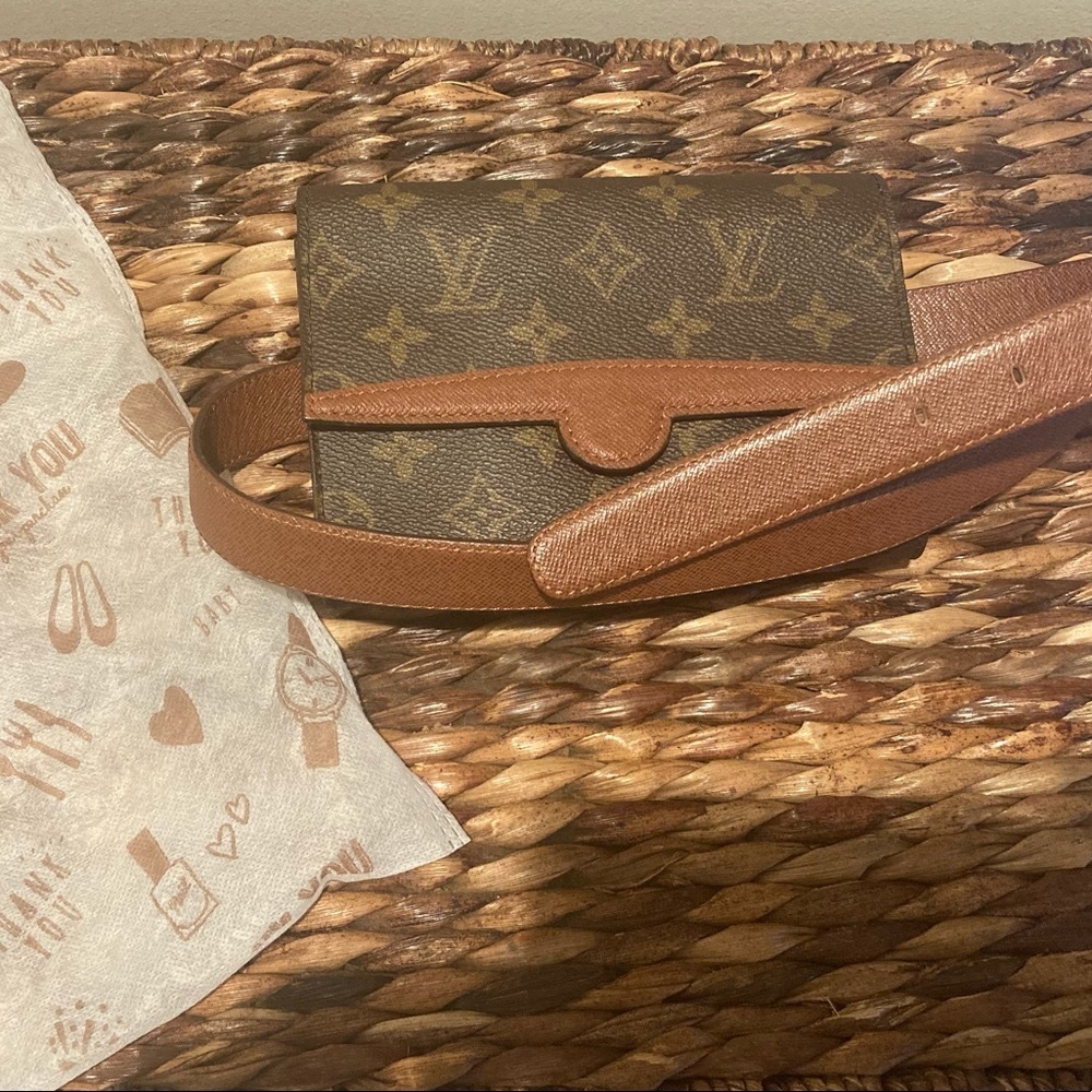 Authentic Louis Vuitton Arche Belt Bag